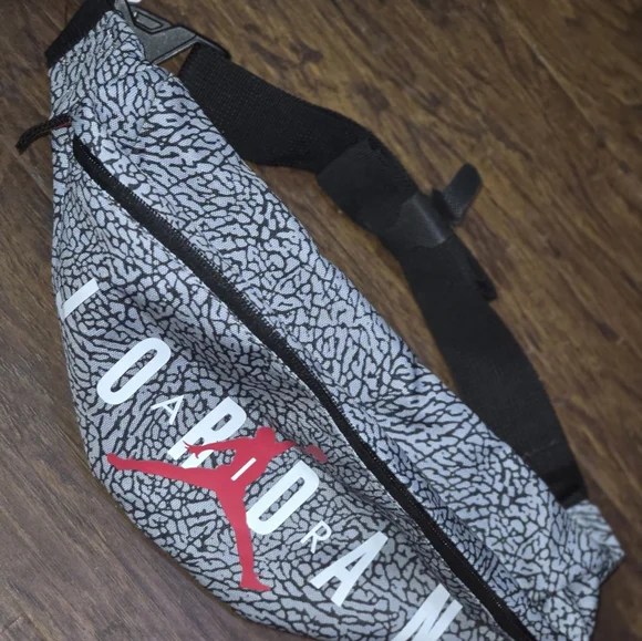 Jordan Small Bag - Picture 1 of 3